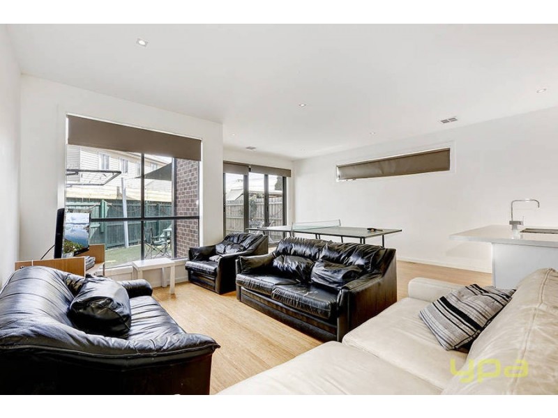 21A Dove Ave, Altona VIC 3018