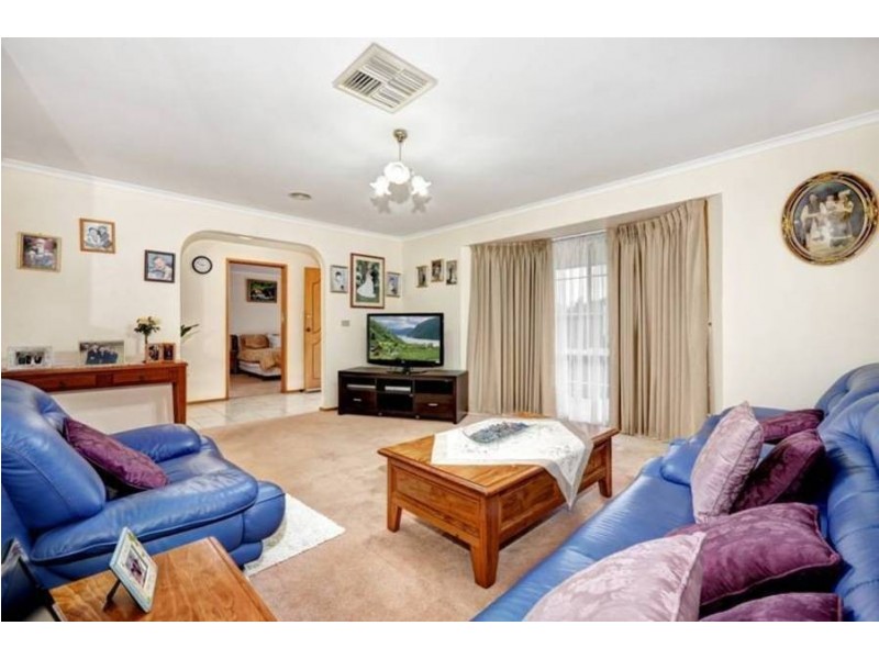 19 Knightsbridge Avenue, Altona Meadows VIC 3028