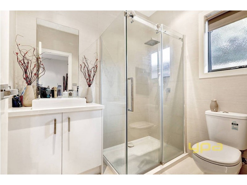 21 Dove Avenue, Altona VIC 3018