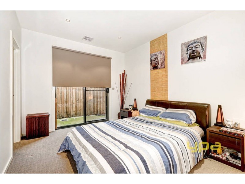 21 Dove Avenue, Altona VIC 3018