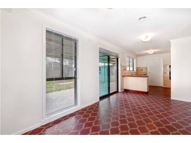 24 Edwards Drive, Altona Meadows VIC 3028