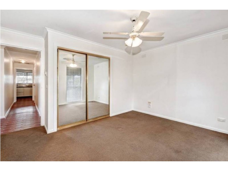 24 Edwards Drive, Altona Meadows VIC 3028