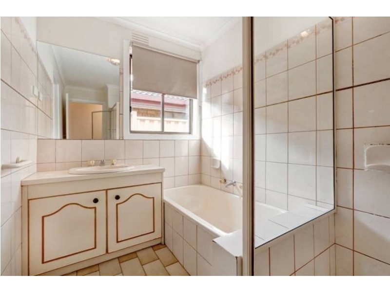 24 Edwards Drive, Altona Meadows VIC 3028