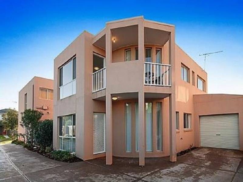 2/4 Upton Street, Altona VIC 3018