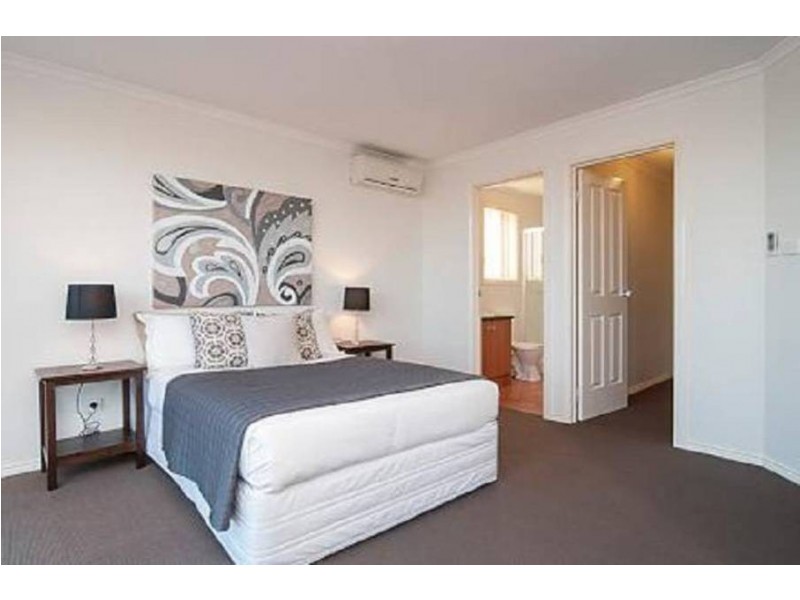 2/4 Upton Street, Altona VIC 3018