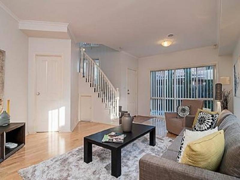 2/4 Upton Street, Altona VIC 3018