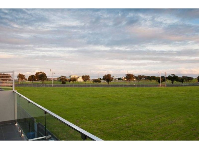 8 Sussex Street, Seaholme VIC 3018