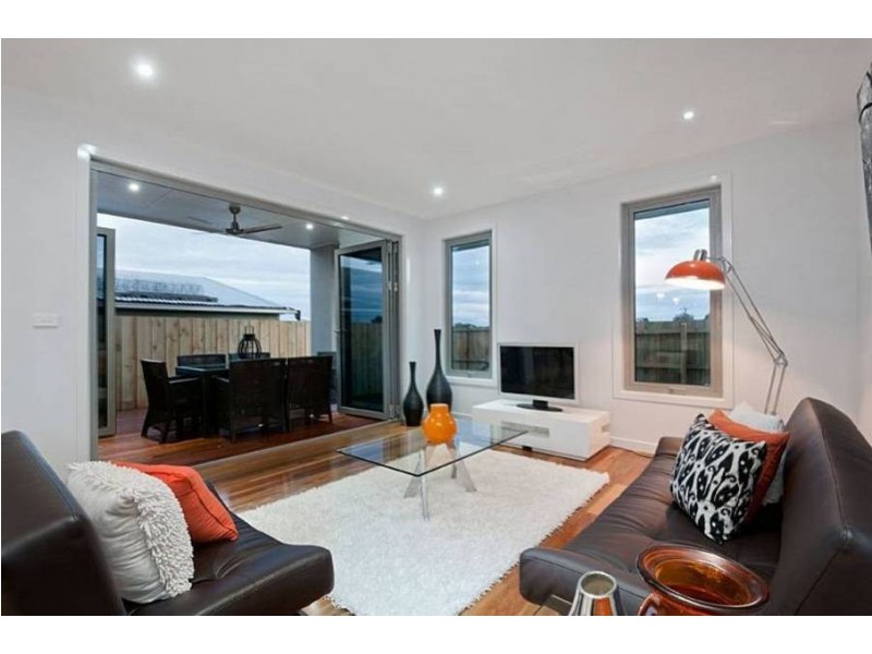 8 Sussex Street, Seaholme VIC 3018