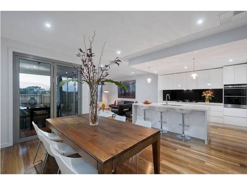 8 Sussex Street, Altona VIC 3018