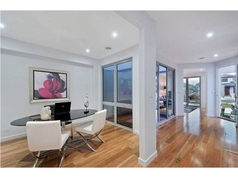 8 Sussex Street, Altona VIC 3018