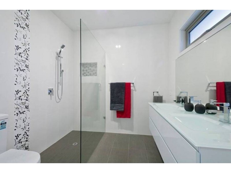 8 Sussex Street, Altona VIC 3018