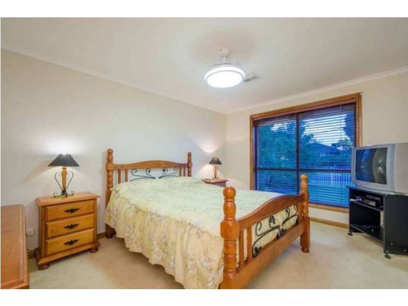 4 Davidson Court, Altona Meadows VIC 3028