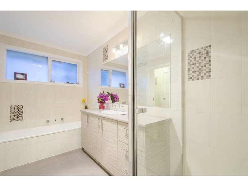 9 Leathers Court, Altona Meadows VIC 3028