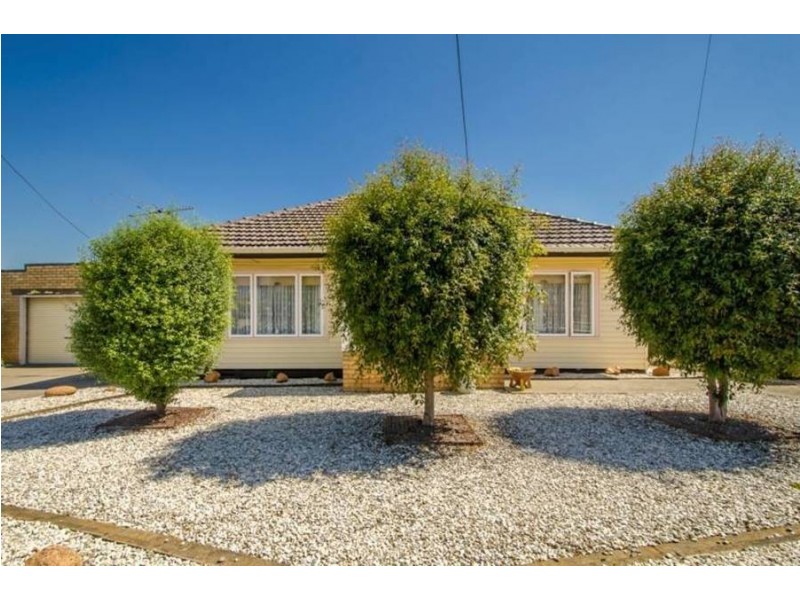 14 Almond Avenue, Brooklyn VIC 3012