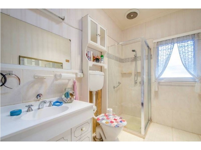 14 Almond Avenue, Brooklyn VIC 3012