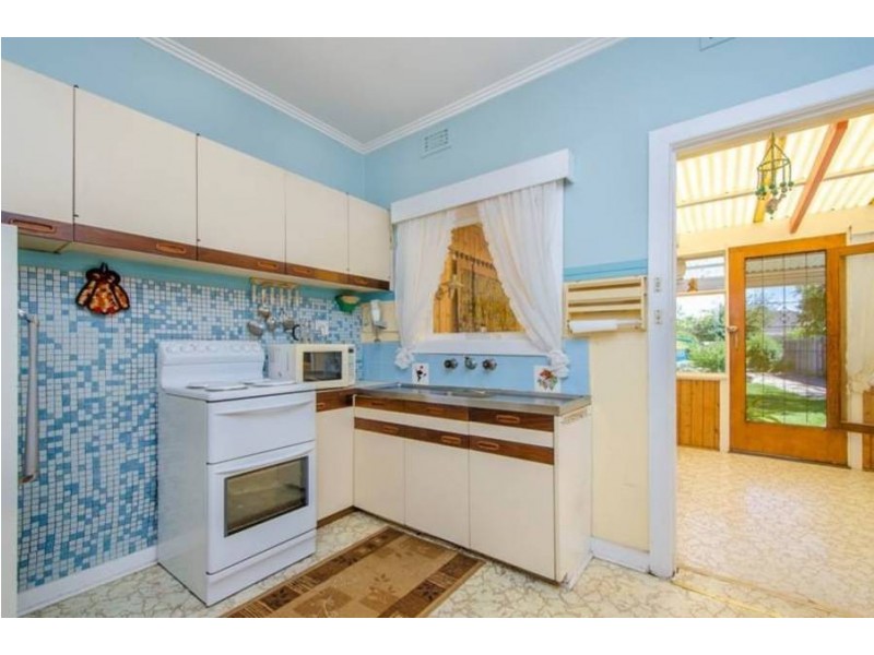 14 Almond Avenue, Brooklyn VIC 3012