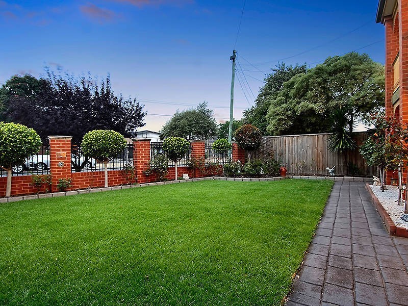 1/25 Grieve Parade, Altona VIC 3018
