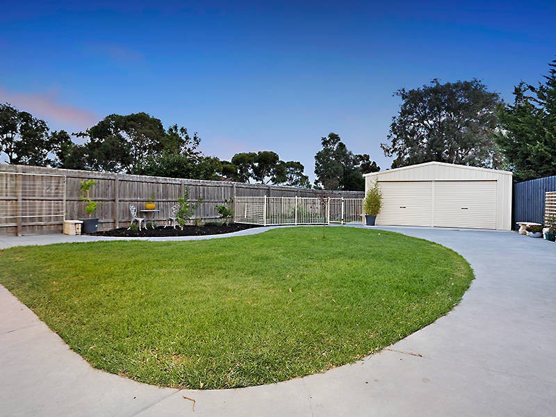 19 Weeroona Terrace, Altona Meadows VIC 3028