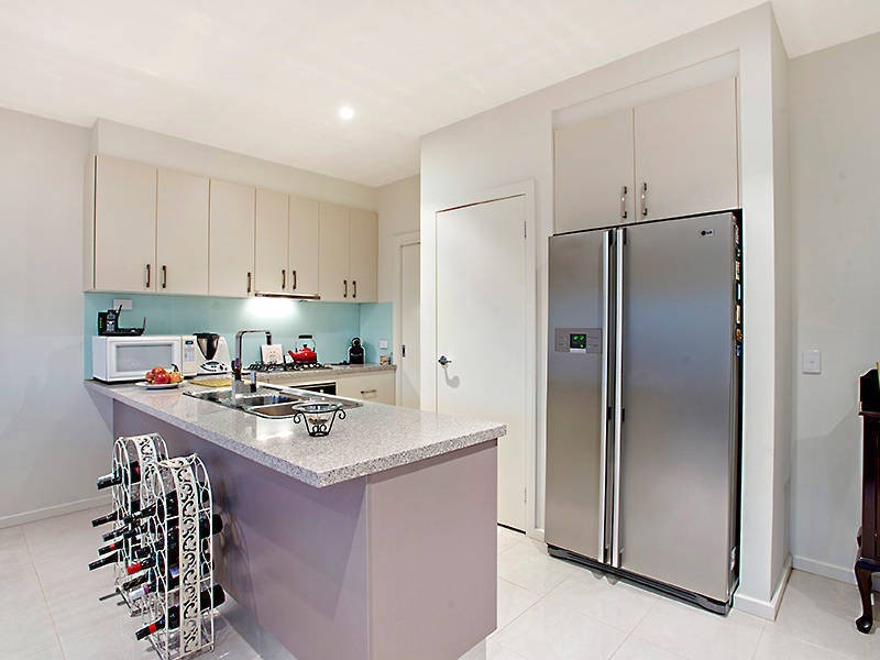 2/25 Rayner Street, Altona VIC 3018