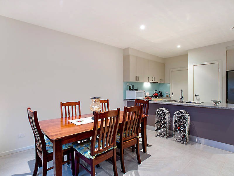 2/25 Rayner Street, Altona VIC 3018