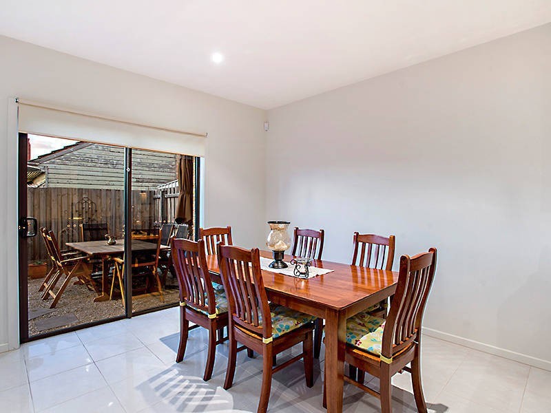 2/25 Rayner Street, Altona VIC 3018