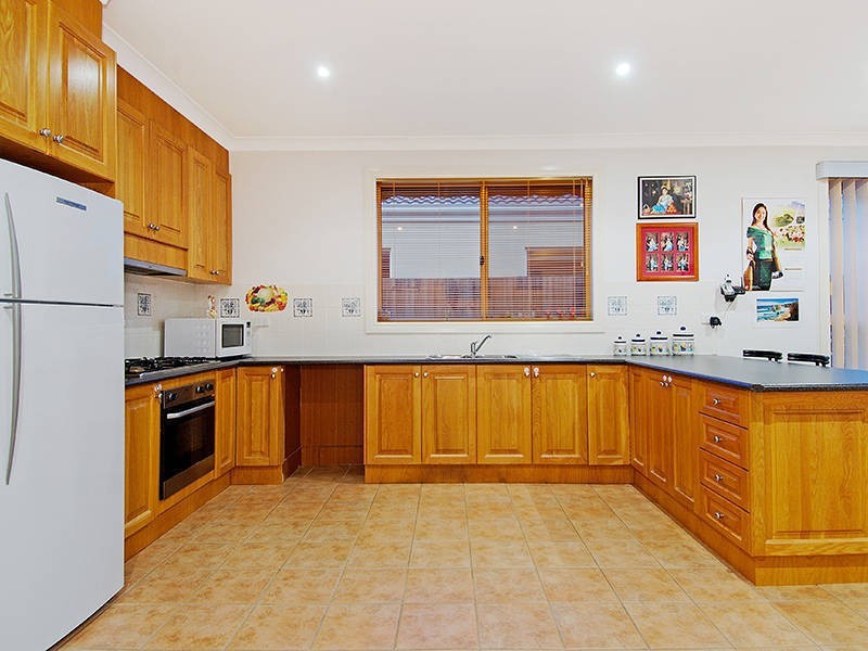 18 Hyde Court, Altona Meadows VIC 3028