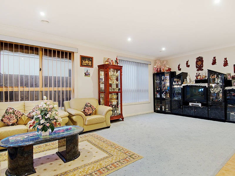 18 Hyde Court, Altona Meadows VIC 3028
