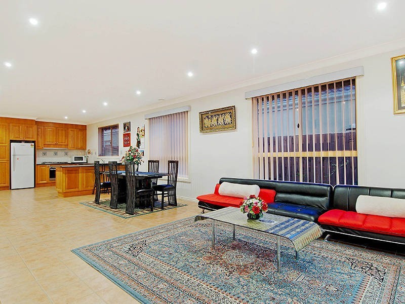 18 Hyde Court, Altona Meadows VIC 3028