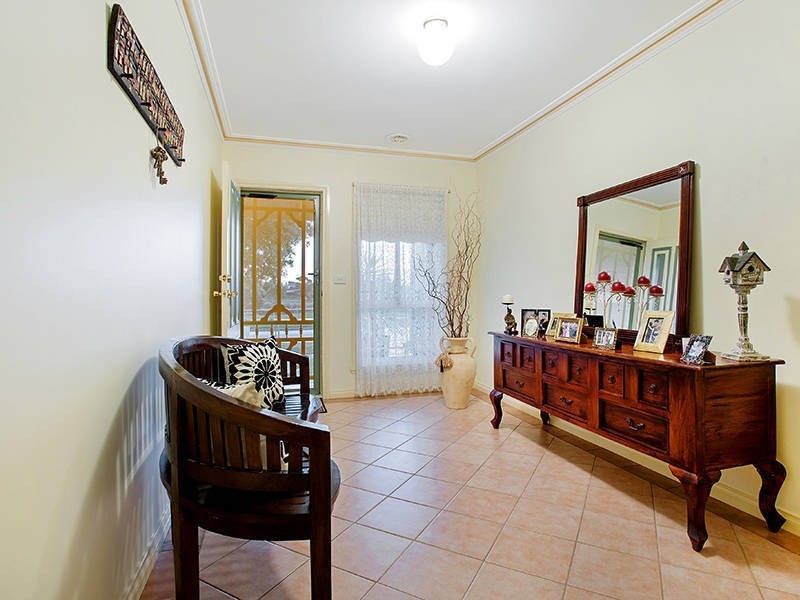 43 Henry Drive, Altona Meadows VIC 3028