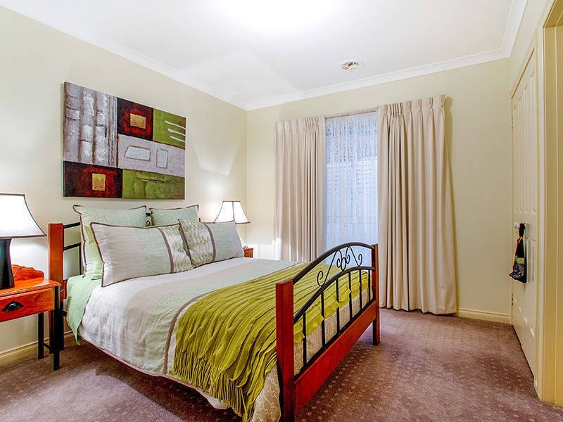 43 Henry Drive, Altona Meadows VIC 3028