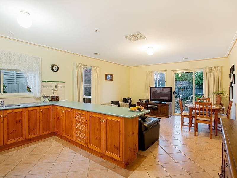 43 Henry Drive, Altona Meadows VIC 3028