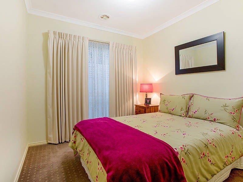 43 Henry Drive, Altona Meadows VIC 3028