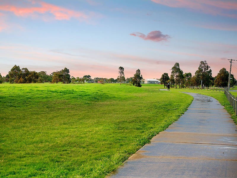 43 Henry Drive, Altona Meadows VIC 3028