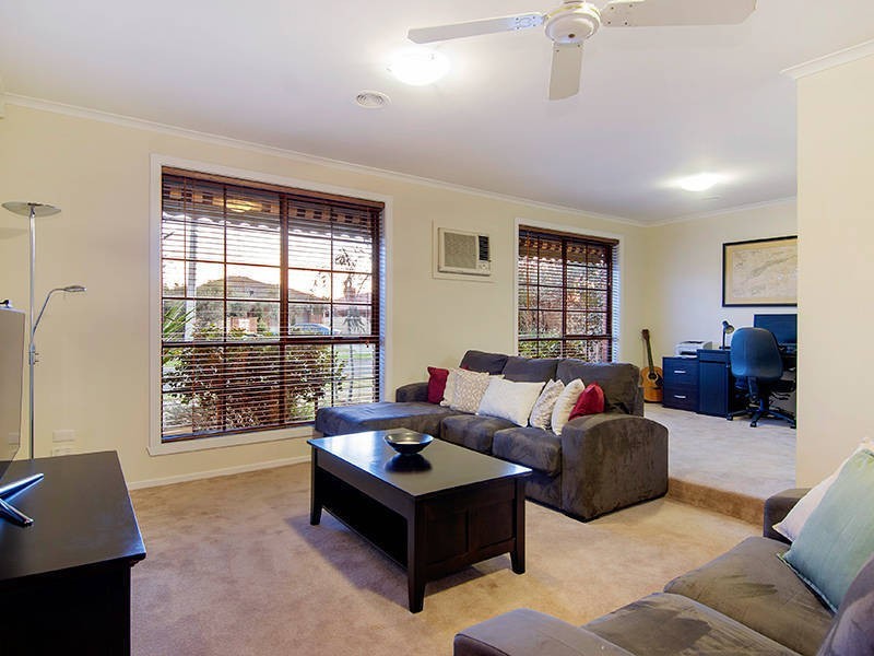 28 Taegtow Way, Altona Meadows VIC 3028