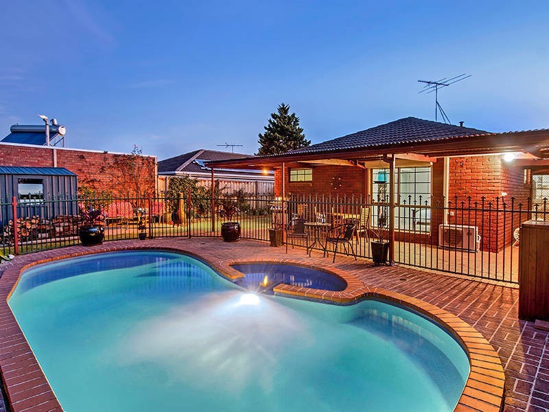 28 Taegtow Way, Altona Meadows VIC 3028