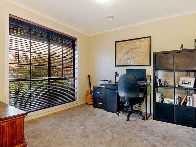 28 Taegtow Way, Altona Meadows VIC 3028