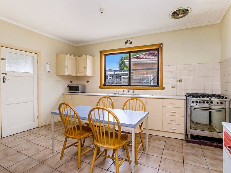 4 Viola Avenue, Brooklyn VIC 3012