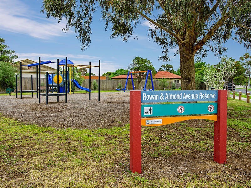 4 Viola Avenue, Brooklyn VIC 3012