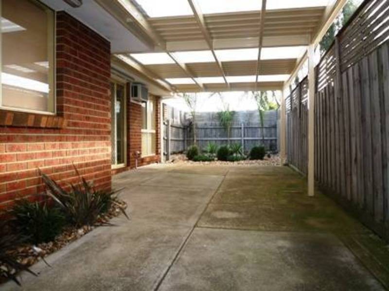 2/96 Merton Street, Altona Meadows VIC 3028