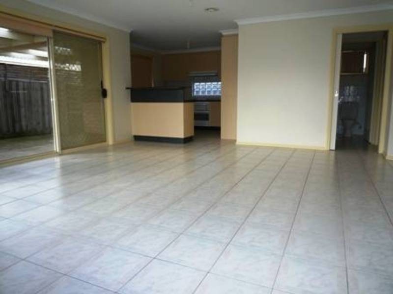 2/96 Merton Street, Altona Meadows VIC 3028