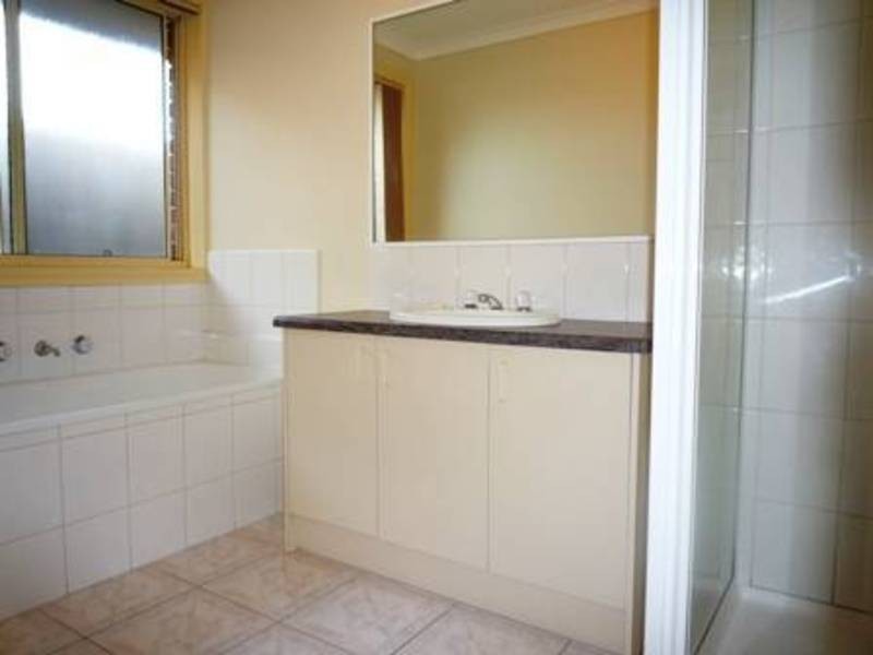 2/96 Merton Street, Altona Meadows VIC 3028