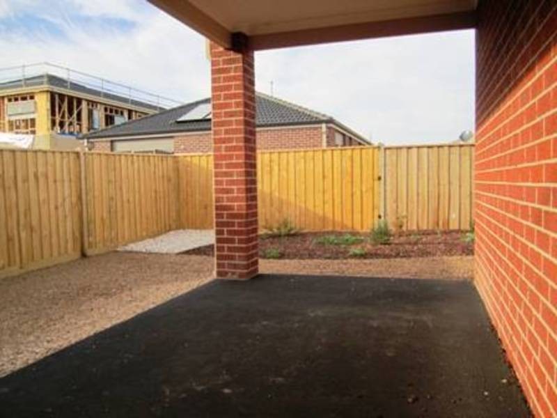 42 Campaspe Way, Point Cook VIC 3030