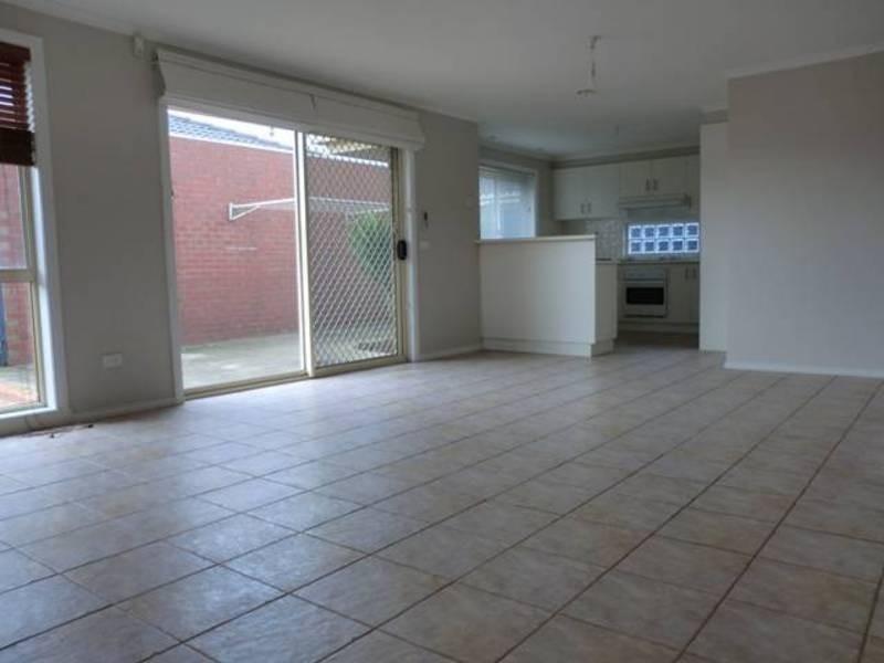 27 Spicer Blvd, Altona Meadows VIC 3028