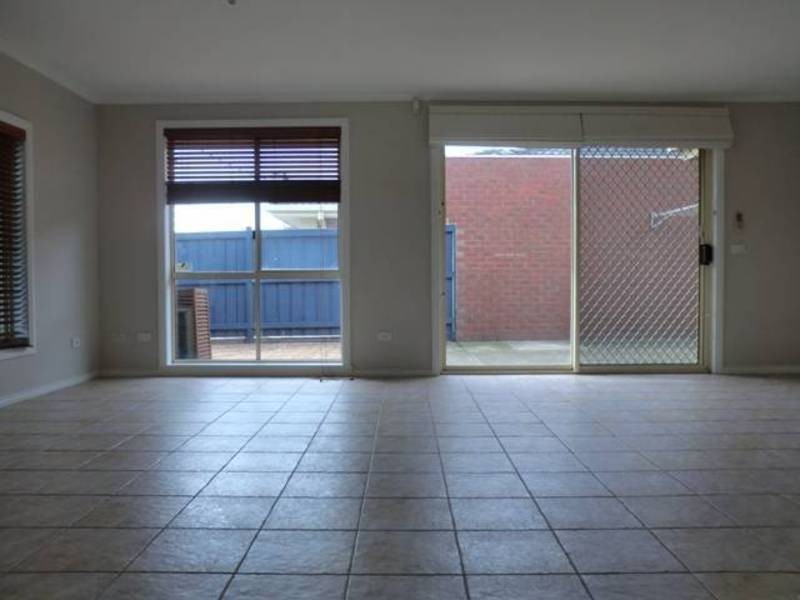 27 Spicer Blvd, Altona Meadows VIC 3028