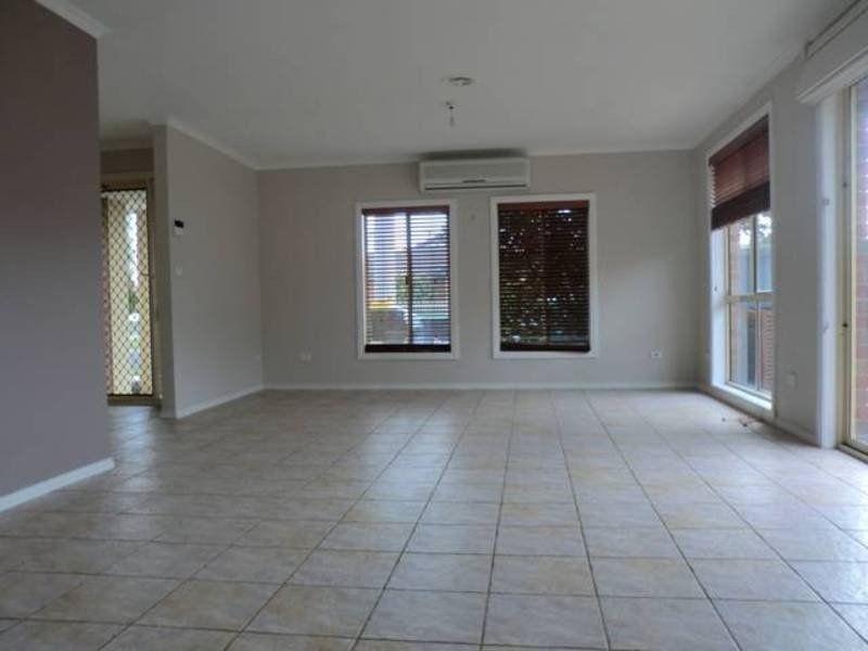 27 Spicer Blvd, Altona Meadows VIC 3028