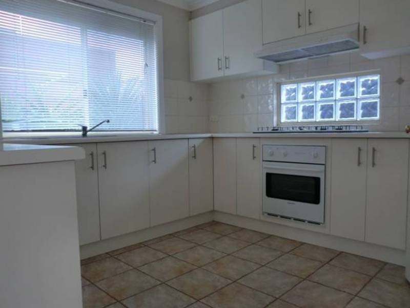 27 Spicer Blvd, Altona Meadows VIC 3028