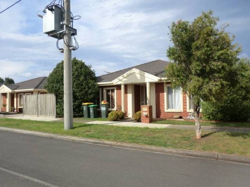27 Spicer Blvd, Altona Meadows VIC 3028