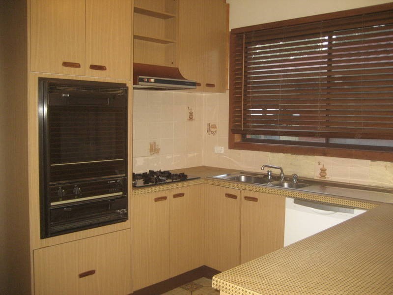 10 McIntyre Drive, Altona VIC 3018