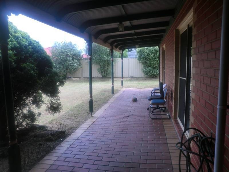 2 Irvine Court, Altona Meadows VIC 3028