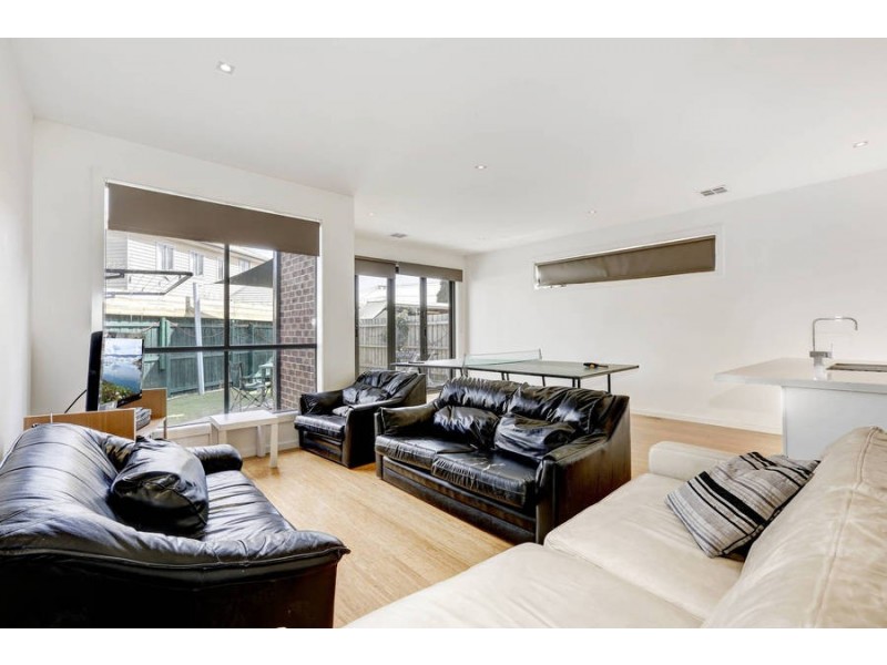 21A Dove Ave, Altona VIC 3018
